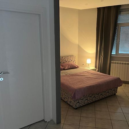 Magic M Apartment Mali Mokri Lug Eksteriør bilde